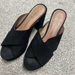 Chinese Laundry Black Platform Chunky Heel. Size: 6.5